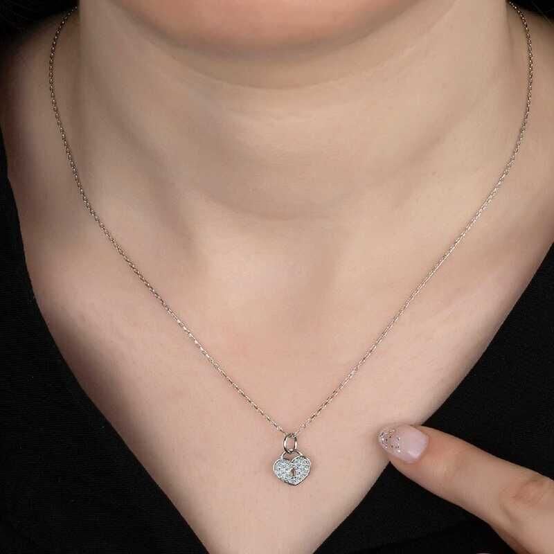 Collar con candado de corazón de plata con piedra Swarovski para mujer