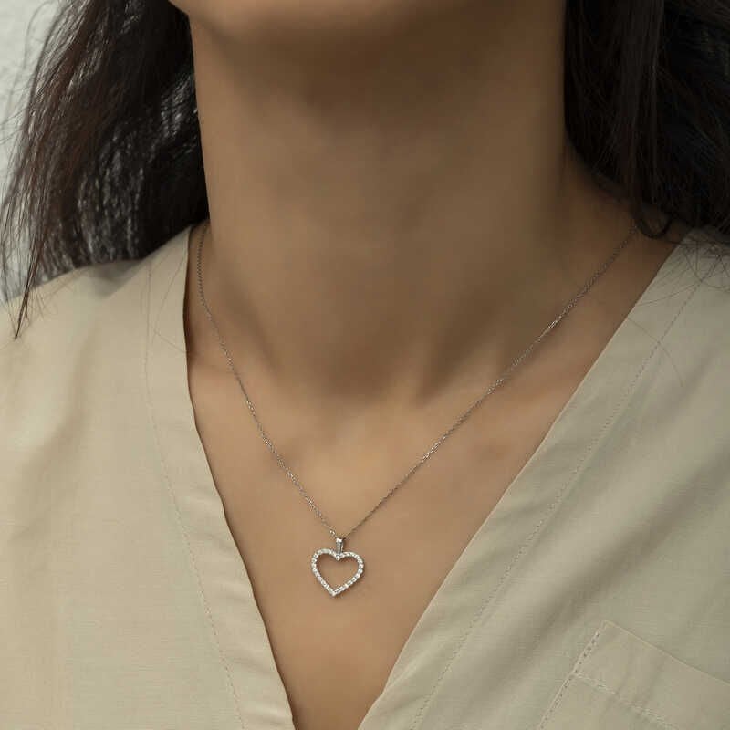 Collar de corazón de plata para mujer