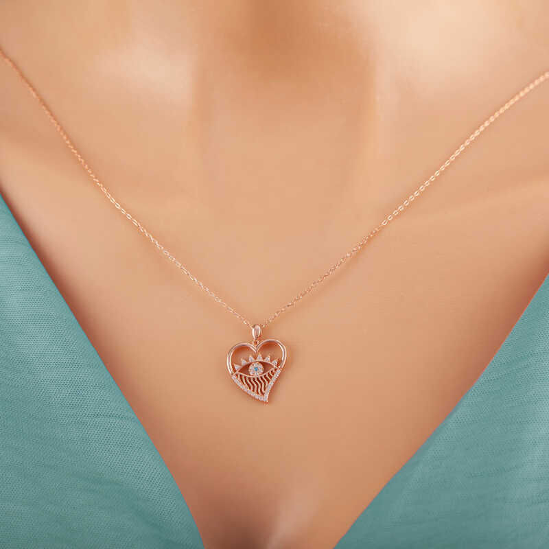 Collar de plata con forma de corazón y rosa para mujer