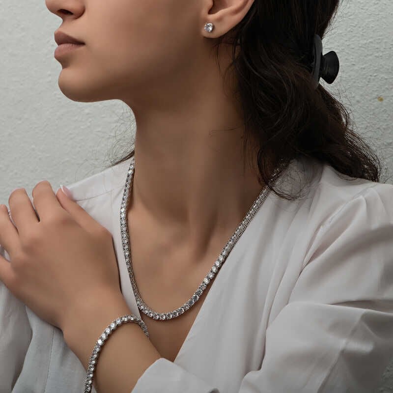 Silver 2.5 mm White Stone Waterway Women's Set