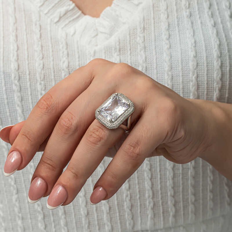 Anillo de plata con circonita para mujer