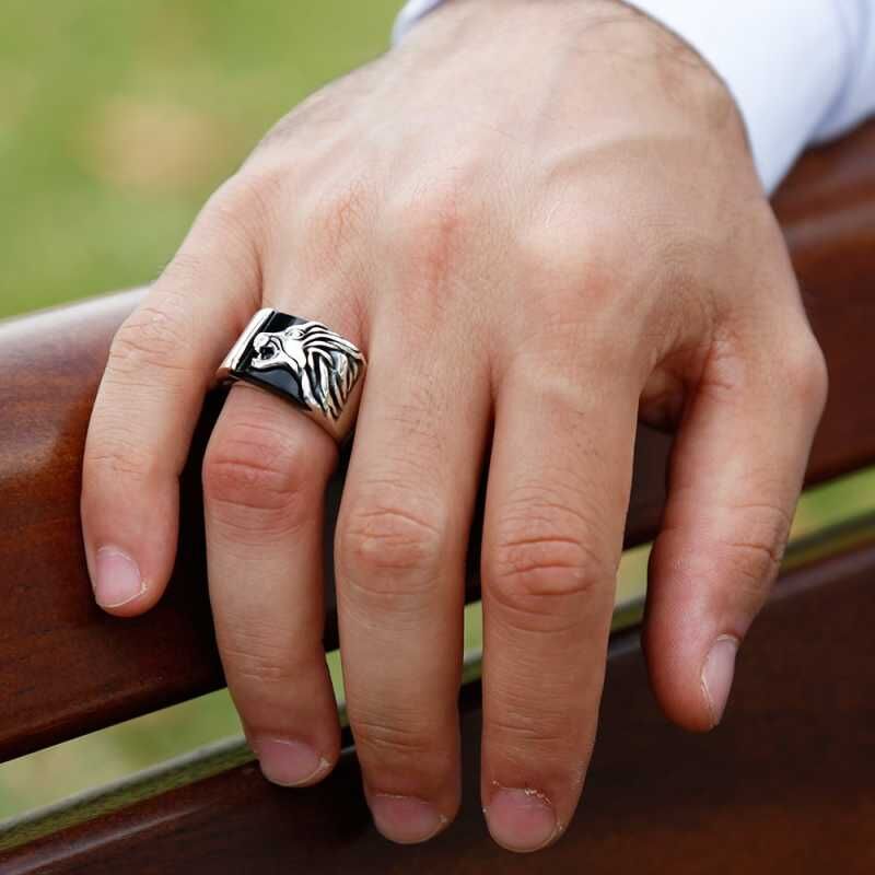 Silver Black Stone Lion Figured Men's Ring