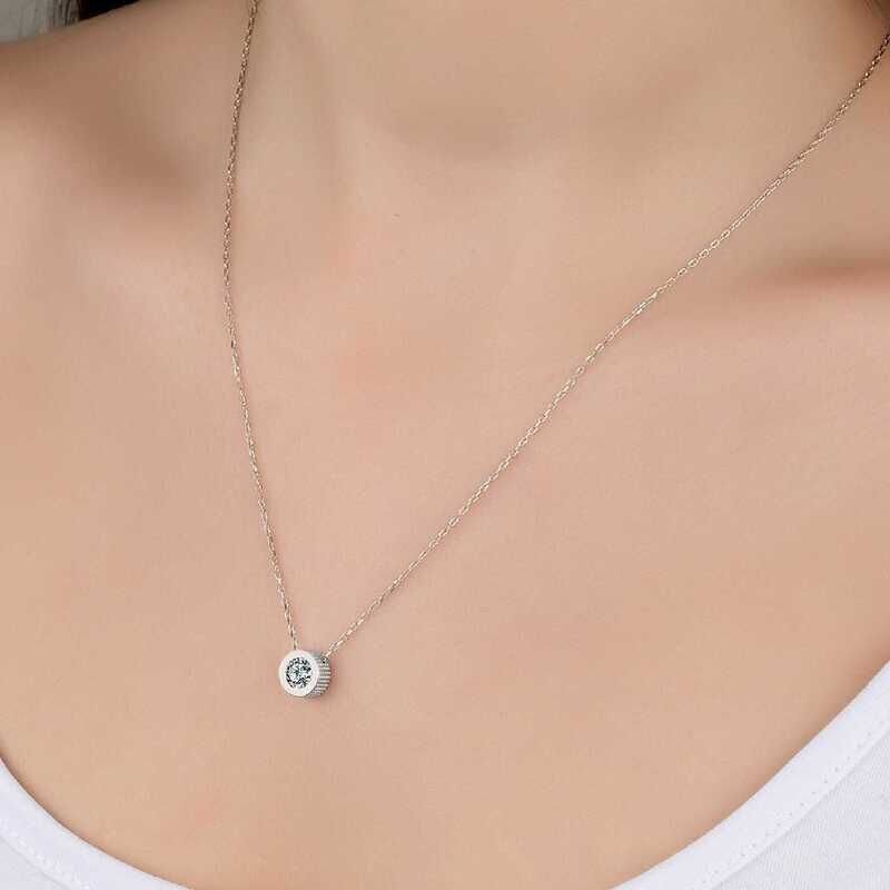 Collar solitario con círculo de plata y piedra Swarovski para mujer