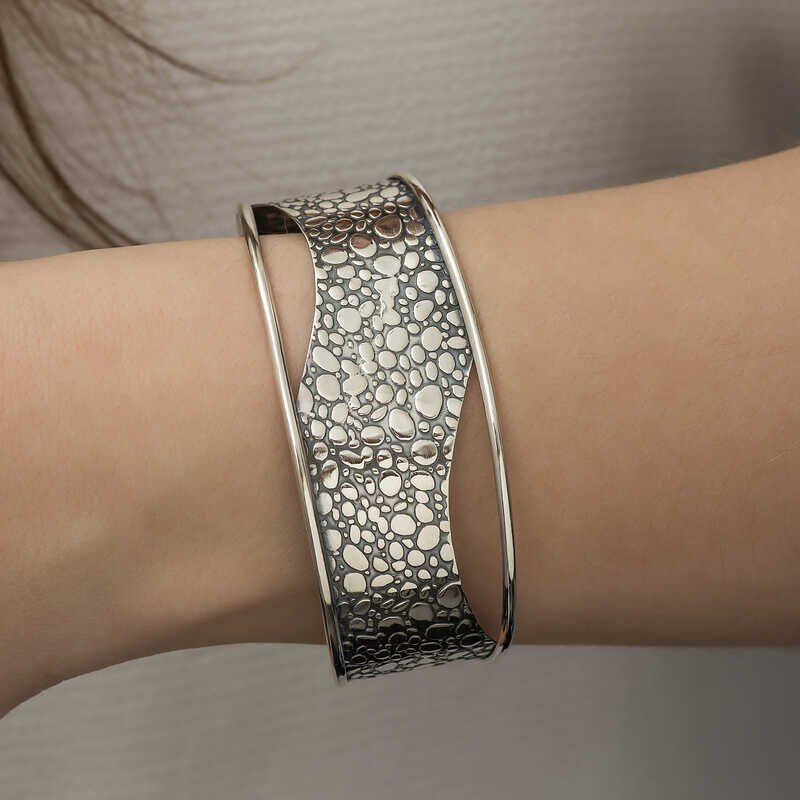 Silver Antique Patterned Women's Bracelet
