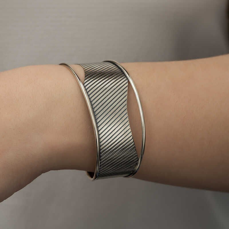 Silver Antique Patterned Women's Bracelet