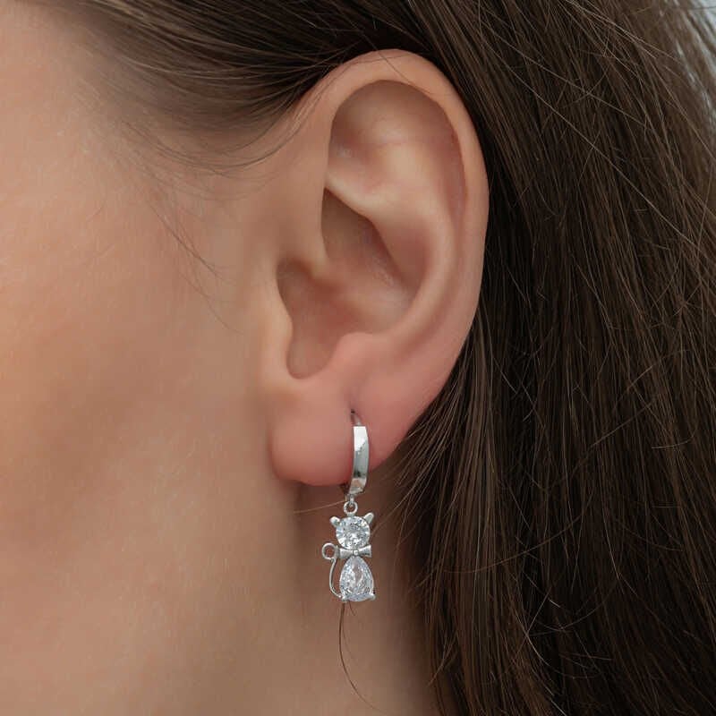 Pendientes colgantes de plata con forma de gato y mujer