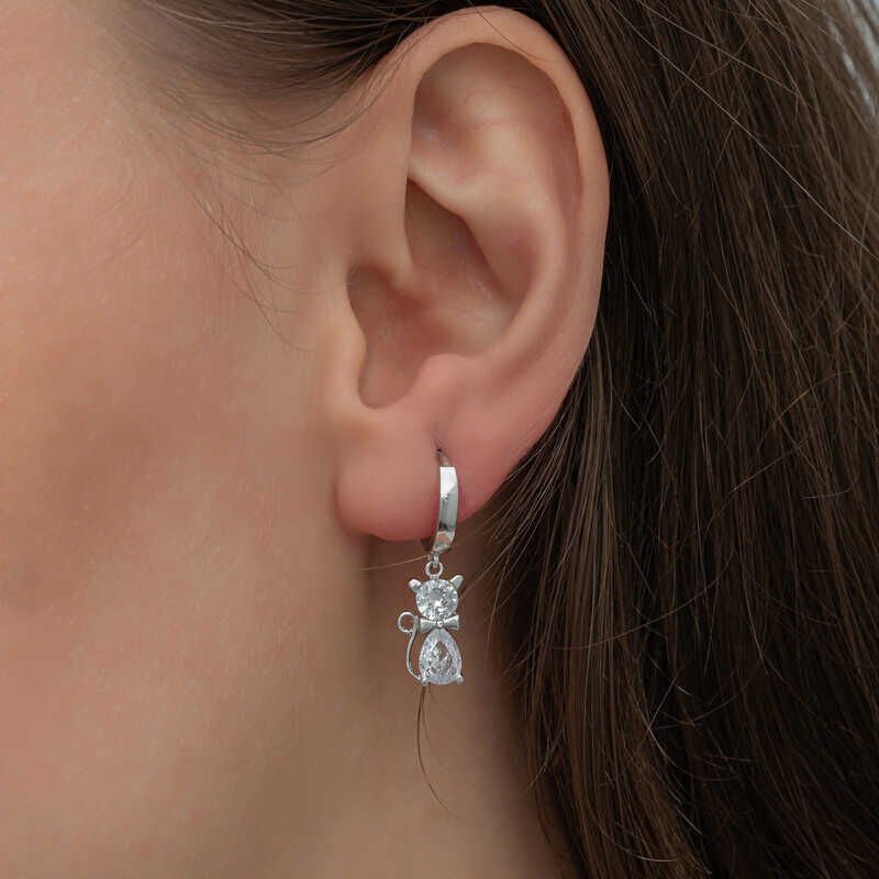 Pendientes colgantes de plata con forma de gato y mujer