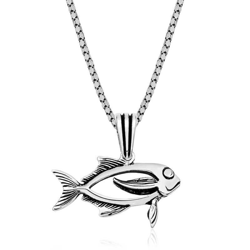 Collar de pez plateado