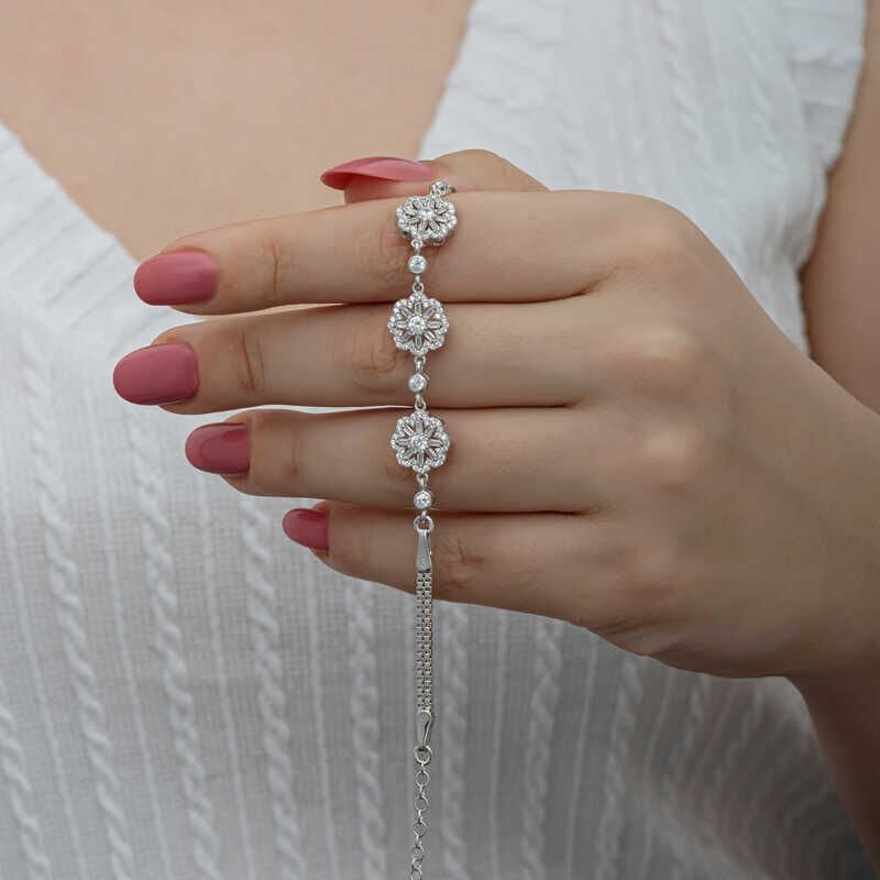 Silver Baguette Flower Patterned Women's Bracelet