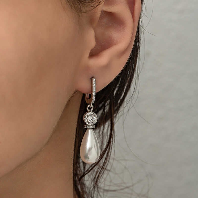 Pendiente de perla de gota de plata para mujer