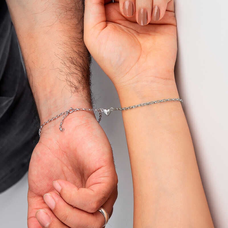 Pulsera de plata rodiada con doble corazón de amor