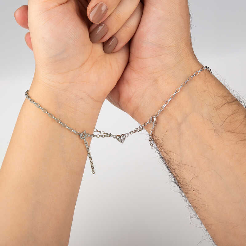 Pulsera de plata rodiada con doble corazón de amor