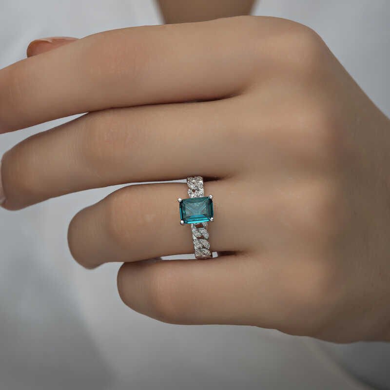 Anillo de plata con piedra baguette verde oscuro para mujer