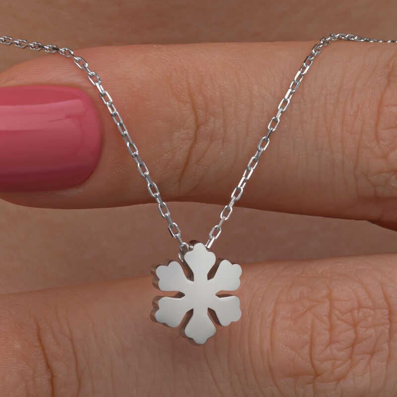 Collar minimalista de plata con copos de nieve para mujer