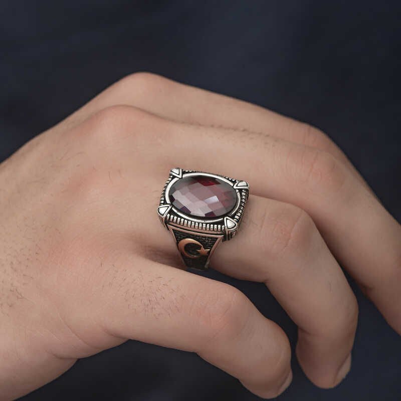 Anillo de plata con circonita roja para hombre