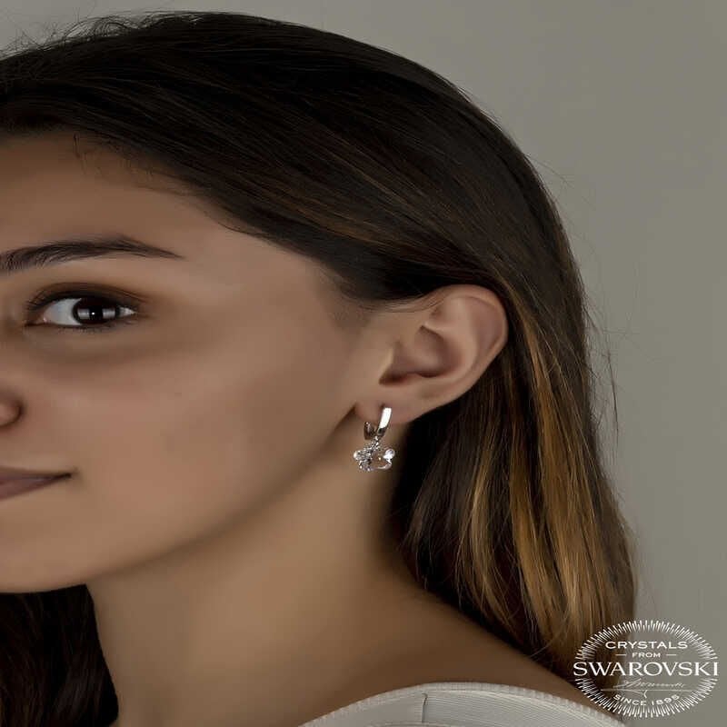Pendientes colgantes de margarita blanca y plata con cristales de Swarovski para mujer