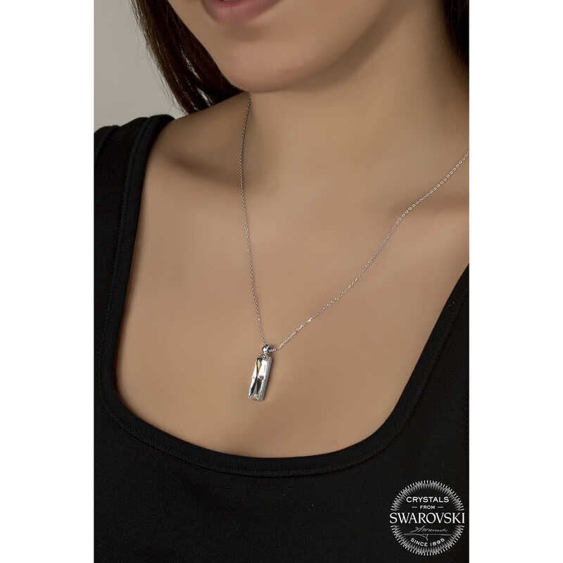 قلادة نسائية من الفضة الاسترلينية مرصعة بأحجار كريستال سواروفسكي