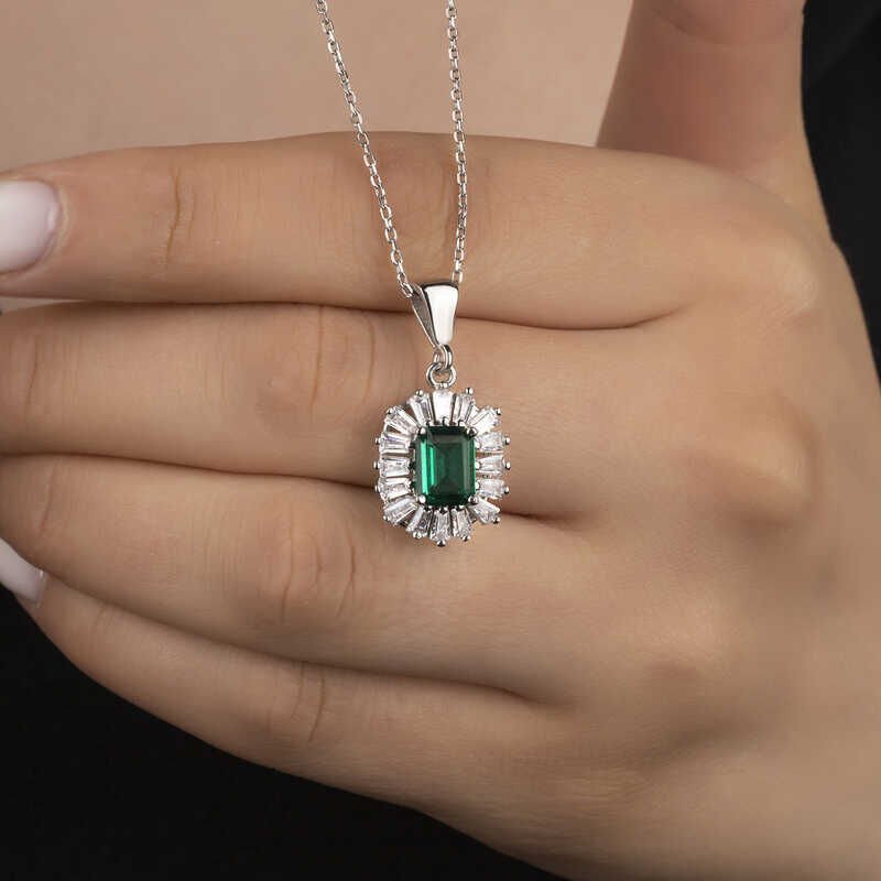 Silver Diamond Mounted Emerald Stone Women's Necklace