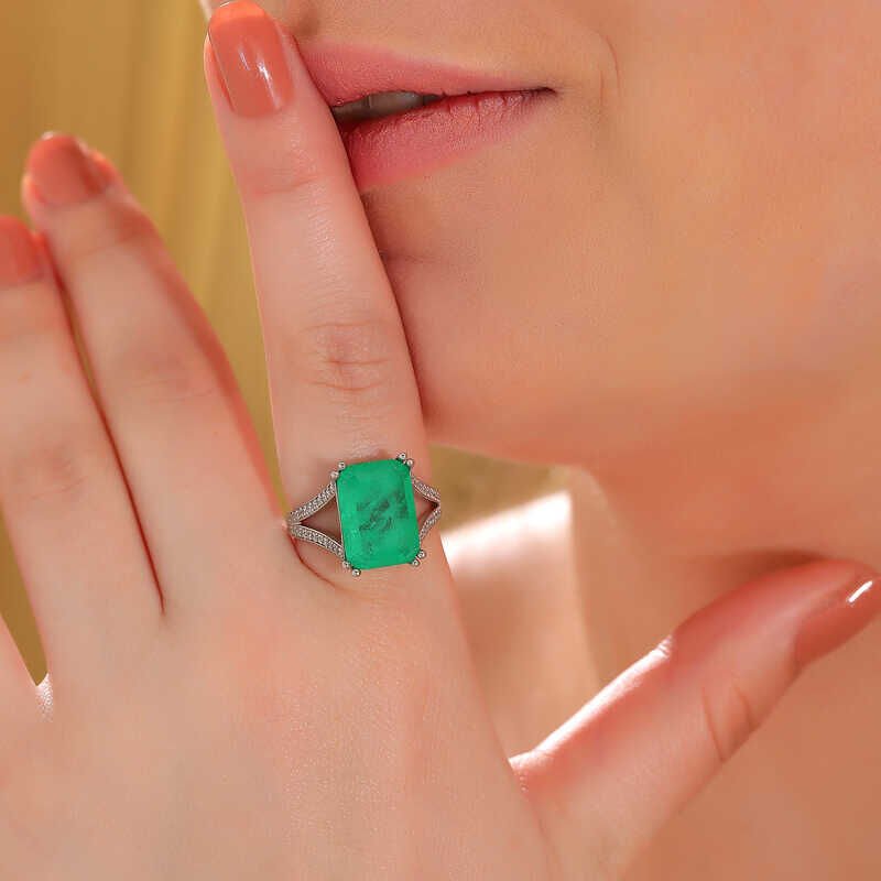 Anillo de mujer con piedra Paraiba color verde plata